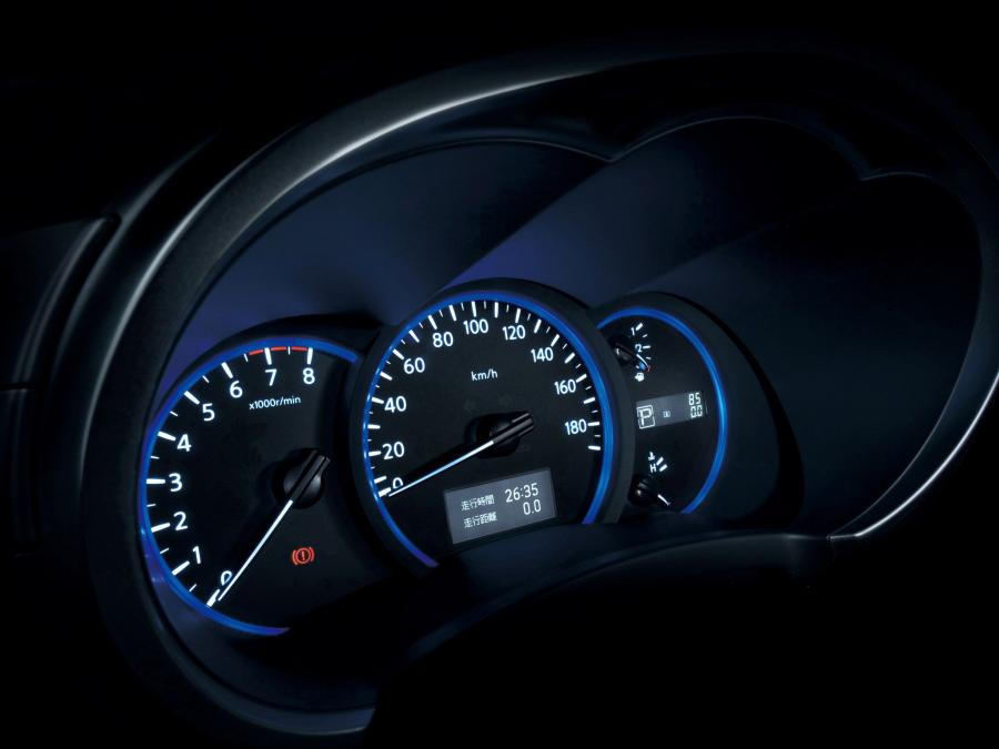  Nissan Elgrand Highway Star 2010 года  (фото 3 из 8)